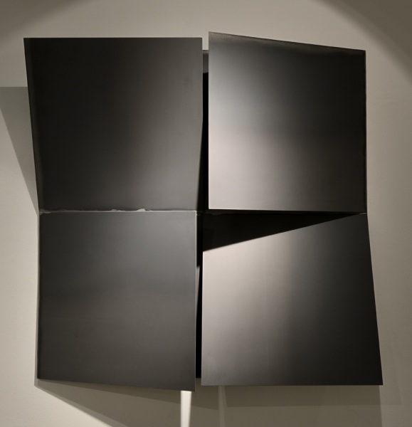 Mary Pola, Untitled n.15, cm 120x120x12depth, iron, 2012